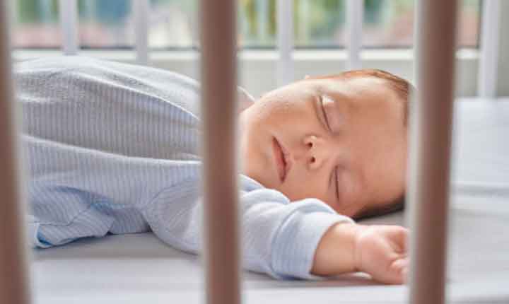 جدا خوابیدن کودک