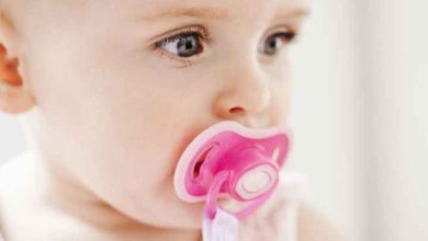 پستانک برای نوزاد