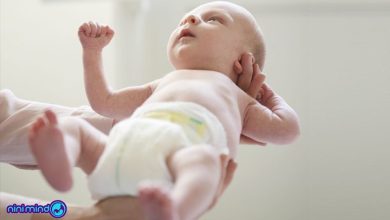 بازتاب مورو نوزاد برای چیست؟ | چگونگی ایجاد رفلکس مورو در نوزاد