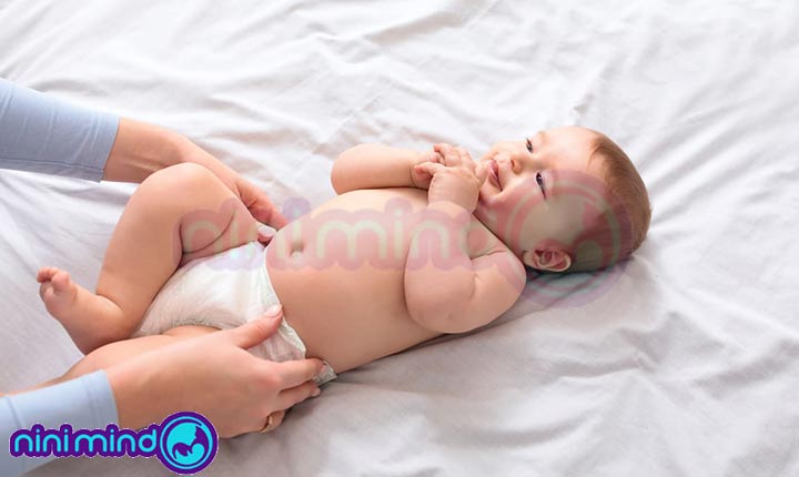 تعویض-پوشک-برای-بی-قراری-کودک