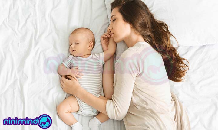 بی-خوابی-مادر-در-دوران شیردهی