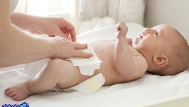 لکه نارنجی در پوشک نوزاد