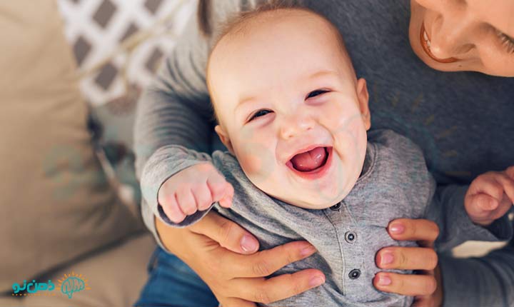 خنداندن نوزاد چیست؟